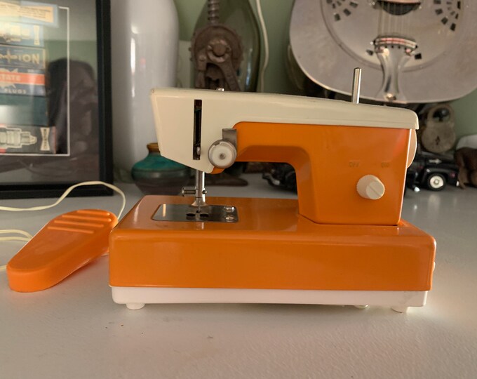 Vintage Crystal Mini Sewing Machine Child Size Hand Crank & Battery