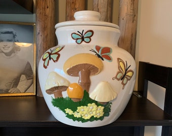 Sgabello per biscotti in ceramica vintage grande con funghi e farfalle - Decorazione kitsch per contenitore da cucina retrò