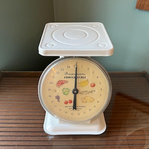 Vintage Metal Kitchen Scale with Fruits and Vegetables American Family - White Metal Scale - Retro Classic Kitchen Decor