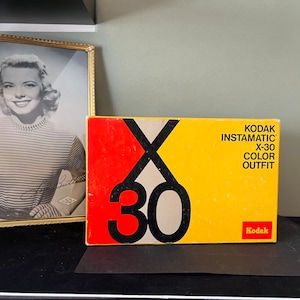 Vintage Kodak Instamatic X-30 Colour Camera Outfit with Box & Accessories