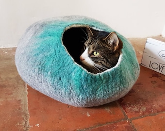 yarn ball cat bed