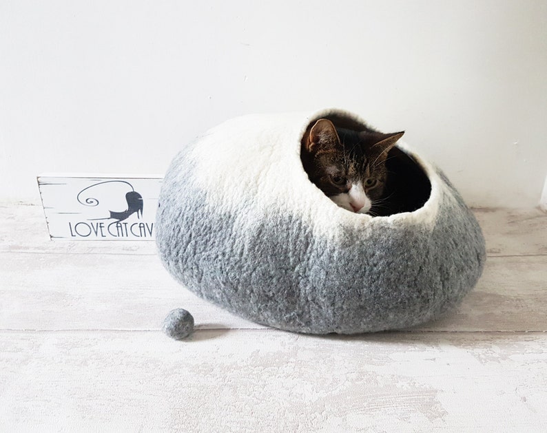 Pet Bed / Cat Bed / Catcave / Cat Cocoon / Cat House/ Ideal Etsy UK