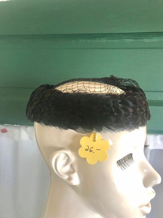 1950’s Feather net veil styled hat - image 1