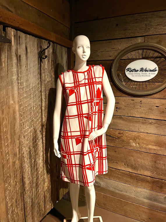 1960’s Retro Red & White  Geometrical Shift Dress