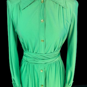 SPRING SALE! Vintage 1970s Maxi Dress with Wrap Belt, Jumbo Collar & Pockets – Size M, Union-Made