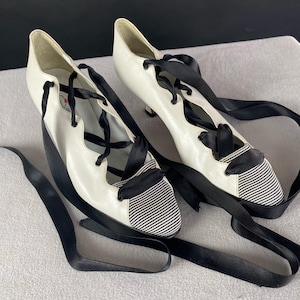 Vintage Charles David Lace Up Ribbon Ballet Louis Heel Shoes 6