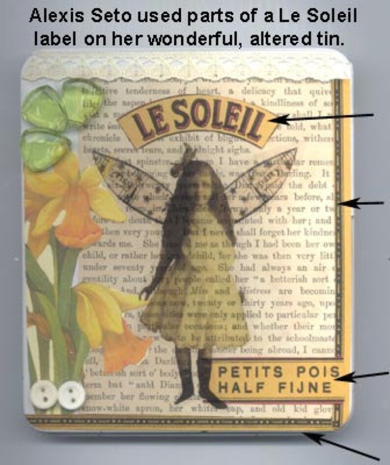 Peut inclure: Une bo&icirc;te en m&eacute;tal de style vintage avec un collage d'images, dont une f&eacute;e avec des ailes, des fleurs et une &eacute;tiquette qui dit "Le Soleil, Petits Pois Half Fijne".