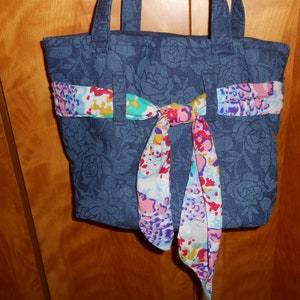 Jacquard tote