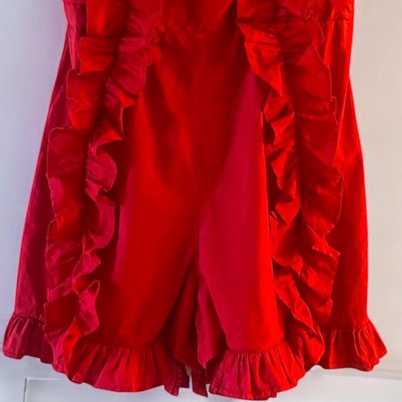 Red Ruffle Romper – Urban Outfitters Festive Jumpsuit/devil costume – Size XS bild 10
