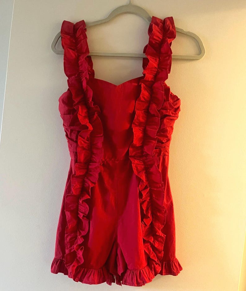 Red Ruffle Romper – Urban Outfitters Festive Jumpsuit/devil costume – Size XS bild 11