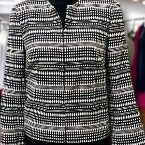 Vintage Banana Republic Extra Small jacket featuring a black and white textured pattern, fully lined with hook and eye front closure.