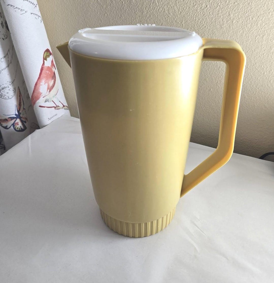 Rubbermaid Raspberry Color Pitcher Vintage Rubbermaid 2 Quart Pitcher With Lid - Etsy