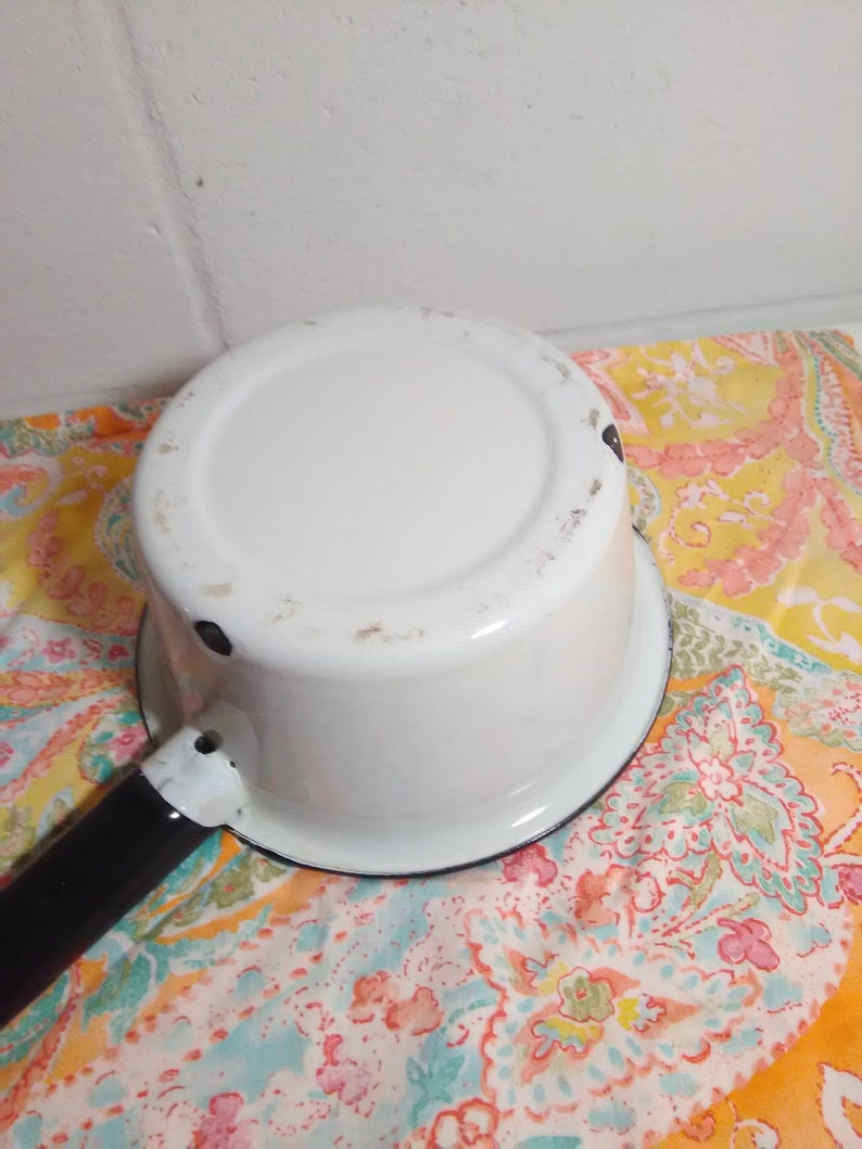 Black Handle Enamel Cookware Enamel Ware Farmhouse Decor Sauce Pot Vintage White Enamel Sauce Pan with Black Rim