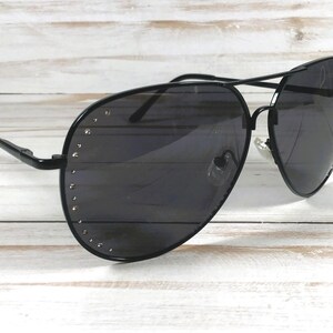LUNETTES DE SOLEIL PERSONNALISÉES gravées d'un NOM. Qualité design. Tendance et mode. image 3