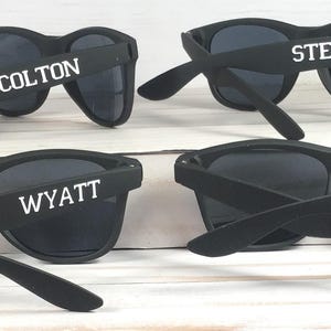KIDS Personalized Wayfarer Sunglasses - Ring Bearer Gift - Age 2-8. A favorite! afbeelding 2