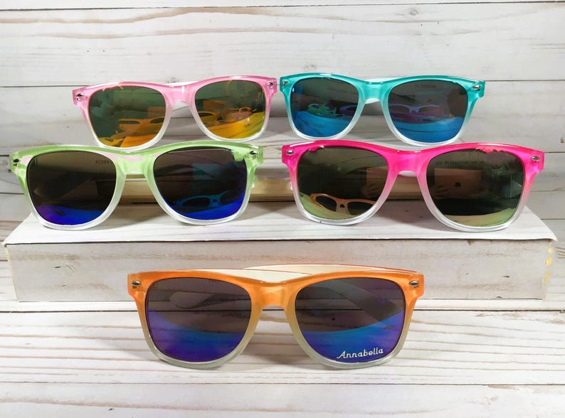 Gafas de sol Wayfarer personalizadas: Lentes de espejo bicolor, grabado gratuito. imagen 2