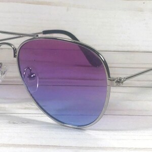 Lunettes de soleil aviateur personnalisées : verres vagues océaniques. Gravure de nom gratuite image 12
