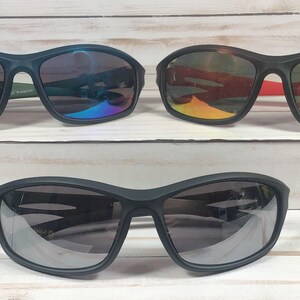 Personalized Sports Sunglasses: Engraved Name, UV Protection, Microfiber Pouch Blk/Mirror lens