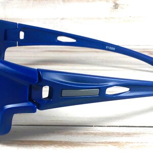 Engraved Sports Sunglasses: Mirrored Lens, UV Protection, Personalized Case zdjęcie 4