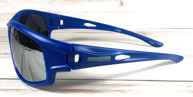Engraved Sports Sunglasses: Mirrored Lens, UV Protection, Personalized Case zdjęcie 4