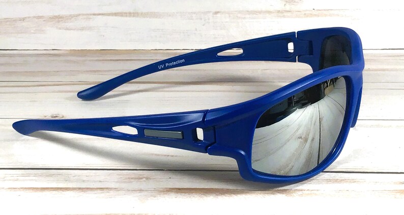 Engraved Sports Sunglasses: Mirrored Lens, UV Protection, Personalized Case zdjęcie 2