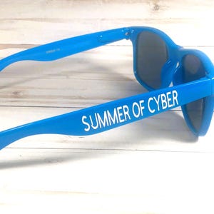 Gafas de sol Wayfarer personalizadas: vacaciones, despedida de soltera, protección UV One arm