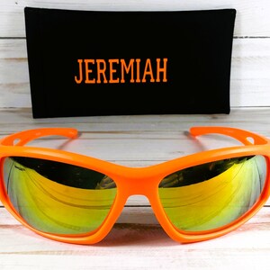 Engraved Sports Sunglasses: Mirrored Lens, UV Protection, Personalized Case zdjęcie 6