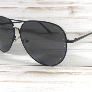 LUNETTES DE SOLEIL PERSONNALISÉES gravées d'un NOM. Qualité design. Tendance et mode. image 4