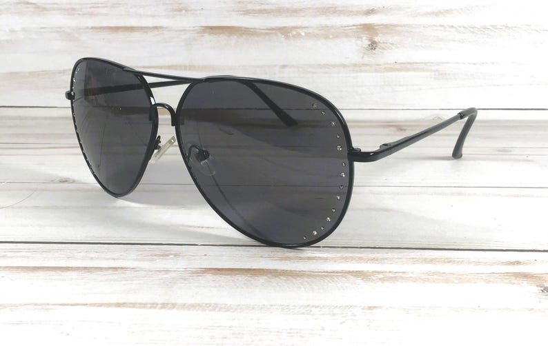 LUNETTES DE SOLEIL PERSONNALISÉES gravées d'un NOM. Qualité design. Tendance et mode. image 4