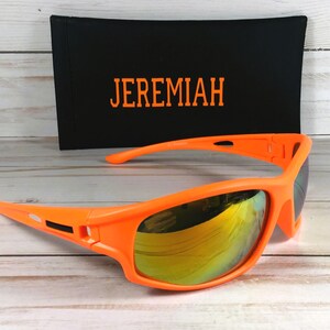 Engraved Sports Sunglasses: Mirrored Lens, UV Protection, Personalized Case zdjęcie 5