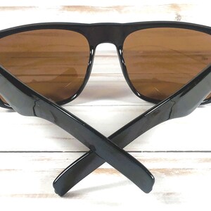 NOMBRE GRABADO GRATIS en gafas de sol clásicas. Calidad de diseñador. Regalo ideal para amigos, hombres o mujeres. imagen 12