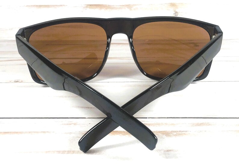 NOMBRE GRABADO GRATIS en gafas de sol clásicas. Calidad de diseñador. Regalo ideal para amigos, hombres o mujeres. imagen 12