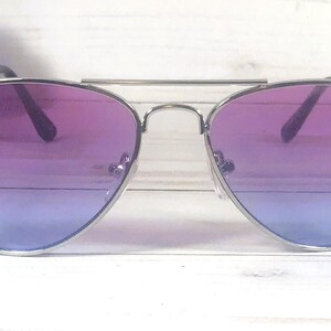 Lunettes de soleil aviateur personnalisées : verres vagues océaniques. Gravure de nom gratuite image 11