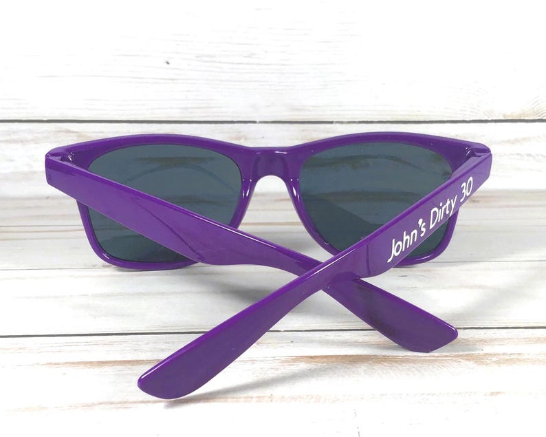 Lunettes de soleil Wayfarer personnalisées : texte personnalisé, anniversaire, voyage image 4