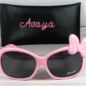 Gafas de sol personalizadas para niña: lazo de lunares y nombre grabado imagen 6
