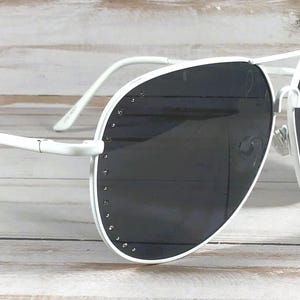 LUNETTES DE SOLEIL PERSONNALISÉES gravées d'un NOM. Qualité design. Tendance et mode. image 8