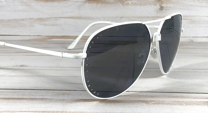 LUNETTES DE SOLEIL PERSONNALISÉES gravées d'un NOM. Qualité design. Tendance et mode. image 8