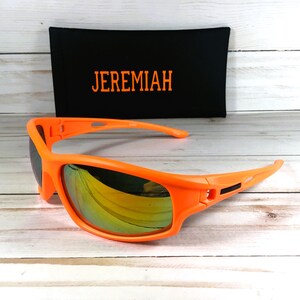 Engraved Sports Sunglasses: Mirrored Lens, UV Protection, Personalized Case zdjęcie 7