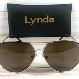 LUNETTES DE SOLEIL PERSONNALISÉES gravées d'un NOM. Qualité design. Tendance et mode. Brown