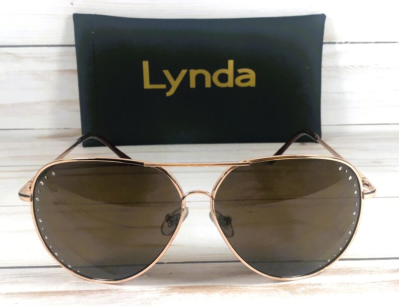 LUNETTES DE SOLEIL PERSONNALISÉES gravées d'un NOM. Qualité design. Tendance et mode. Brown