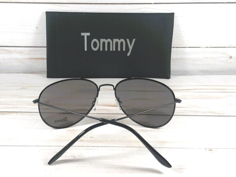 Engraved Aviator Sunglasses: Unisex. Sports, driving, fishing. A favorite! imagem 3