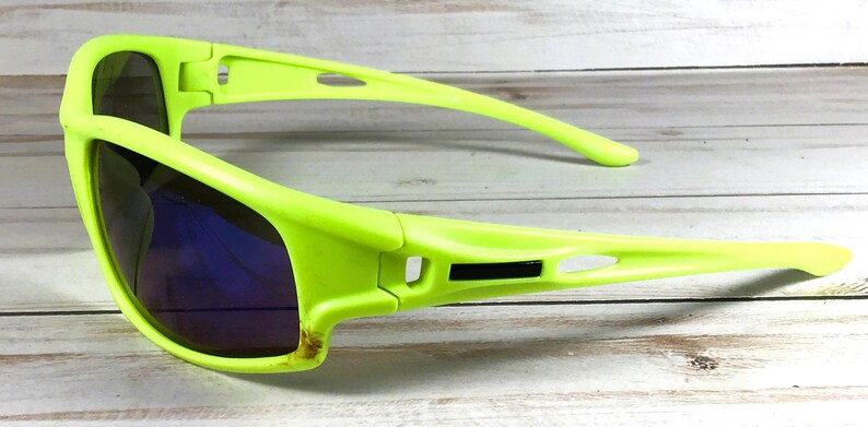 Engraved Sports Sunglasses: Mirrored Lens, UV Protection, Personalized Case zdjęcie 13