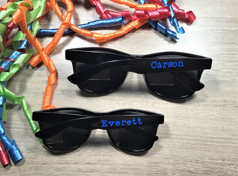 Personalized Black Wayfarer Sunglasses. Custom Name, Age 2 to 8. afbeelding 7