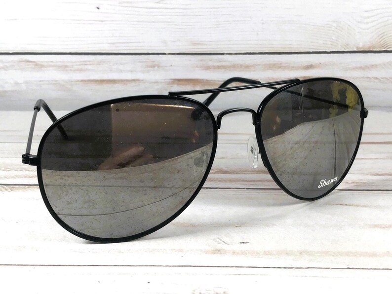 Engraved Aviator Sunglasses: Unisex. Sports, driving, fishing. A favorite! imagem 2