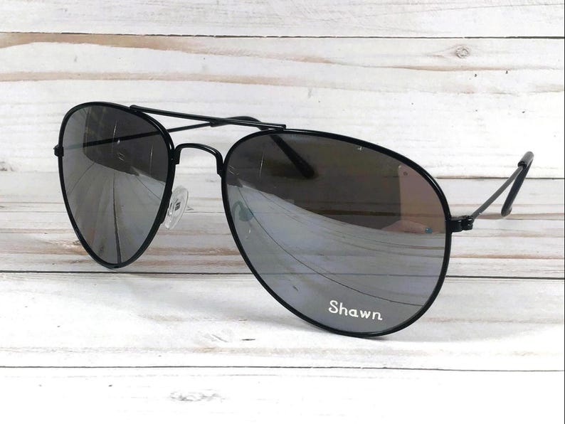 Engraved Aviator Sunglasses: Unisex. Sports, driving, fishing. A favorite! imagem 4