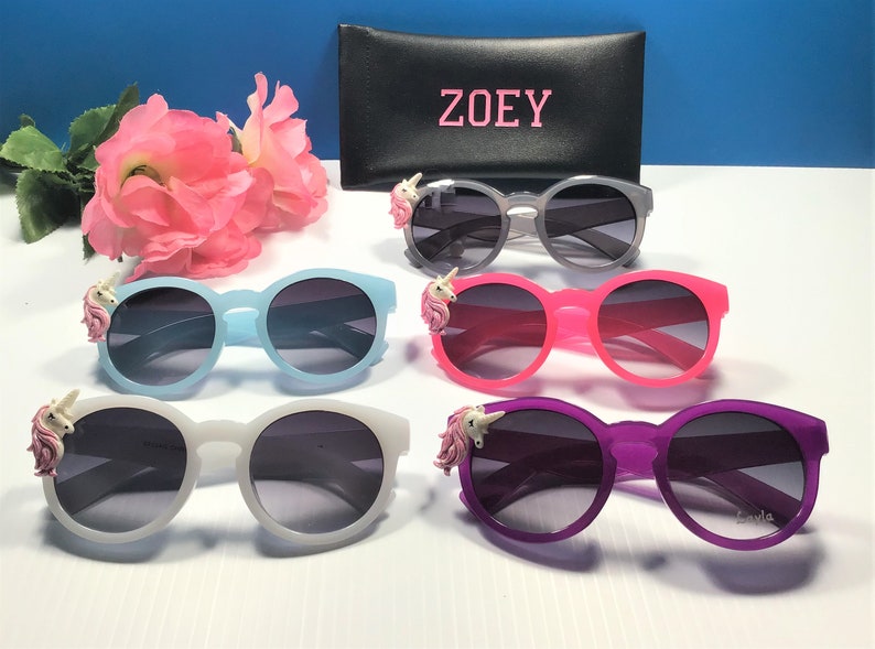 Personalized Unicorn Sunglasses: Engraved Kids Birthday Party Gift afbeelding 1