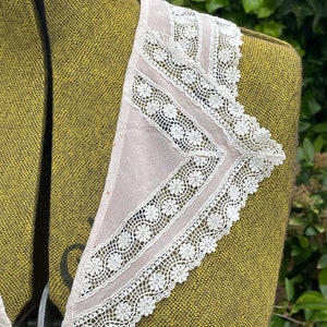 Pretty Vintage Lace and Fabric Collar