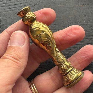 Antieke lakzegel - Schotse disteldetail - verguld. Initiaal F.