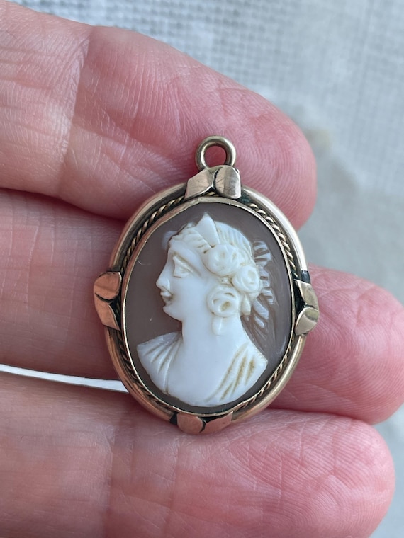 Pendentif Camée Art Déco - Profil De Femme - Bijou Vintage En Bel état D'occasion