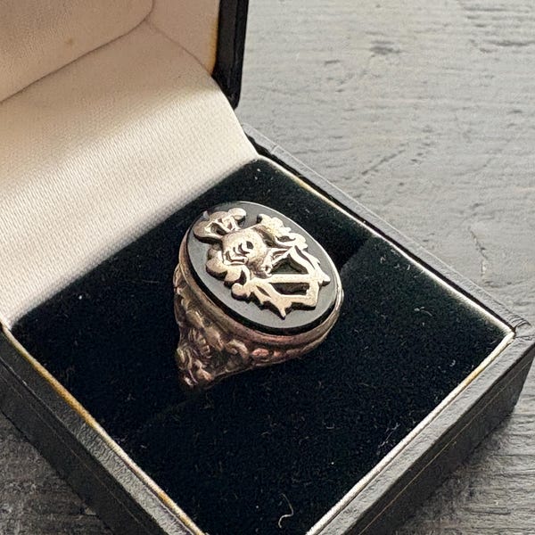 Vintage Large Silver Signet Ring Heraldic, Armorial, Knight - Set in Black Stone